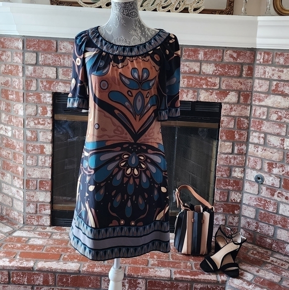 BCBGMaxAzria Dresses & Skirts - BCBG MAXAZRIA BOHEMIAN STYLE DRESS